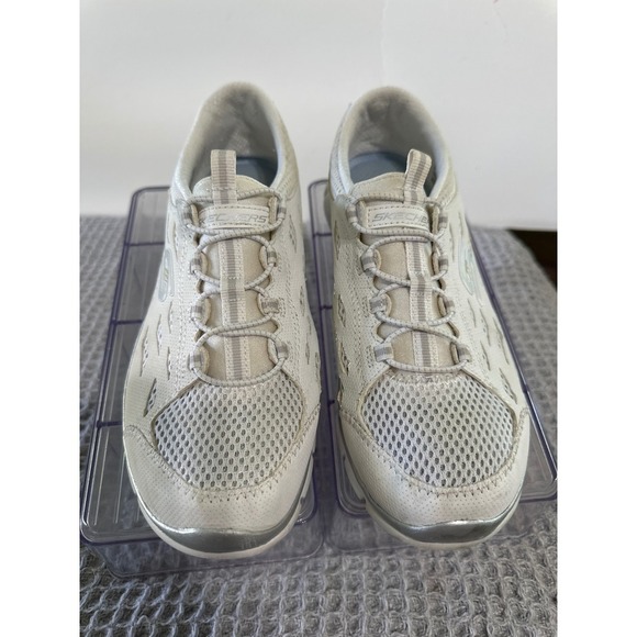 Skechers Sneakers Slip On Walking Shoes‎ Memory Foam White Silver Size 8 - Picture 1 of 6